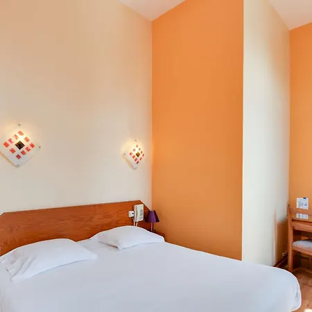 Hotel Brit Notre Dame 2*