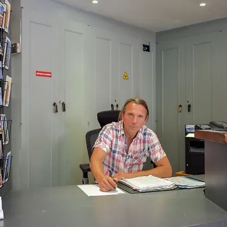 Brit Notre Dame Hotel