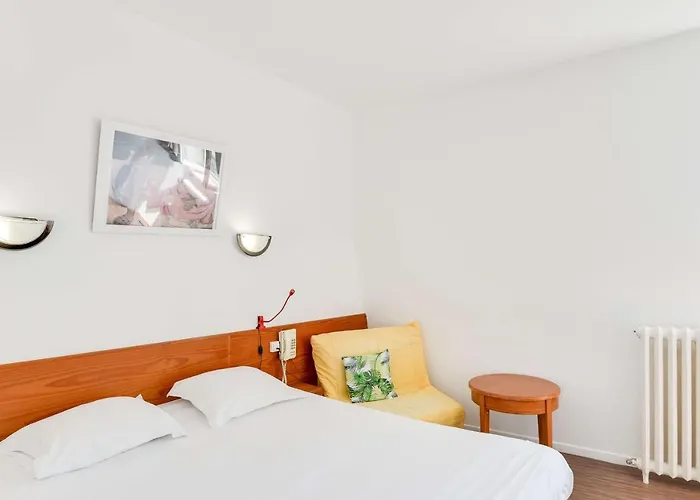 Brit Notre Dame Hotel