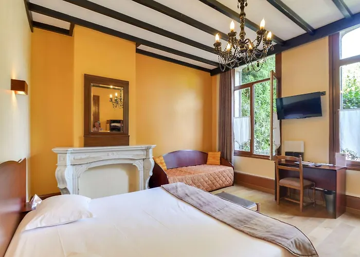 Brit Notre Dame Hotel 2*