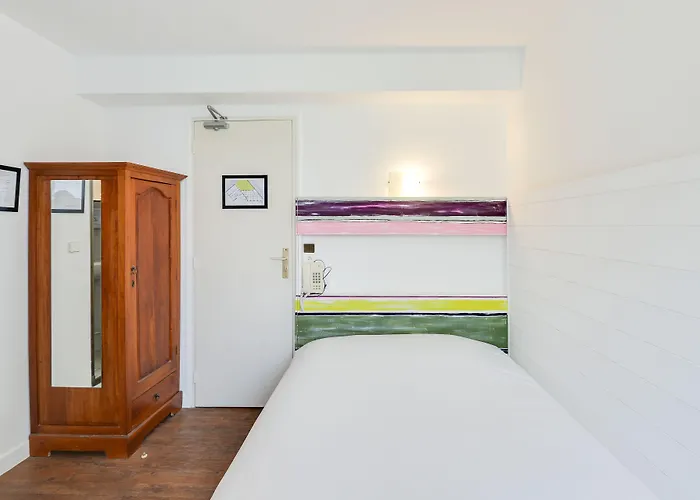 Brit Notre Dame Hotel 2*