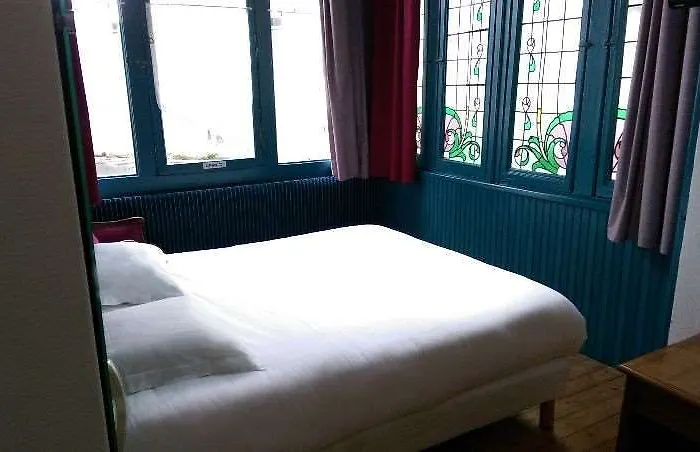 Brit Notre Dame Hotel